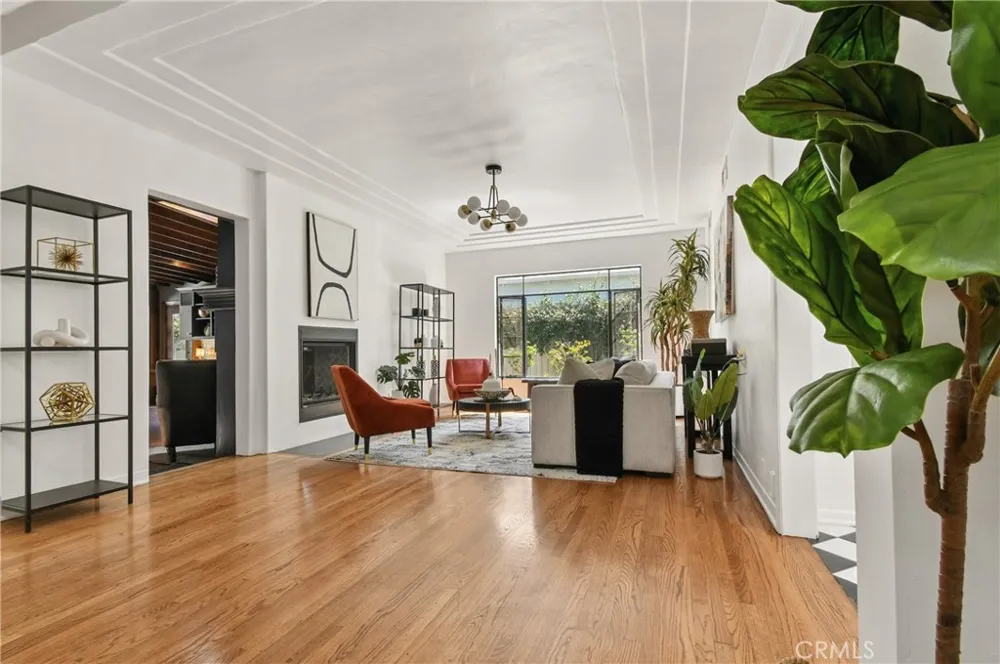 5546 Strohm North Hollywood, CA 91601
