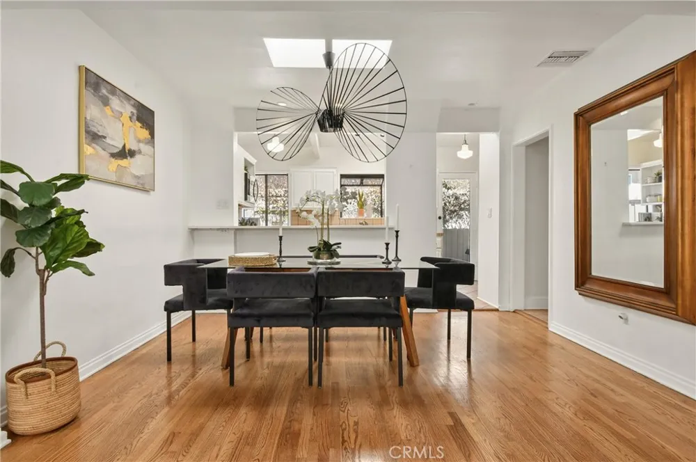 5546 Strohm North Hollywood, CA 91601