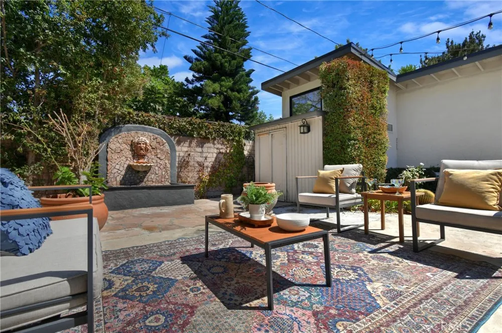 5546 Strohm North Hollywood, CA 91601