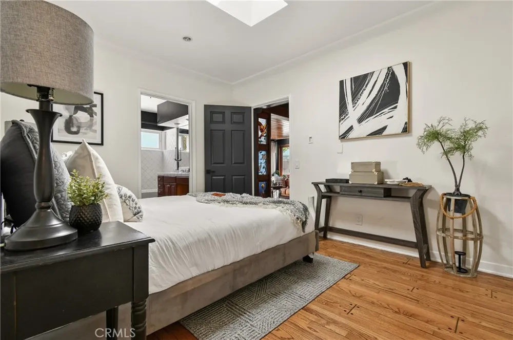 5546 Strohm North Hollywood, CA 91601