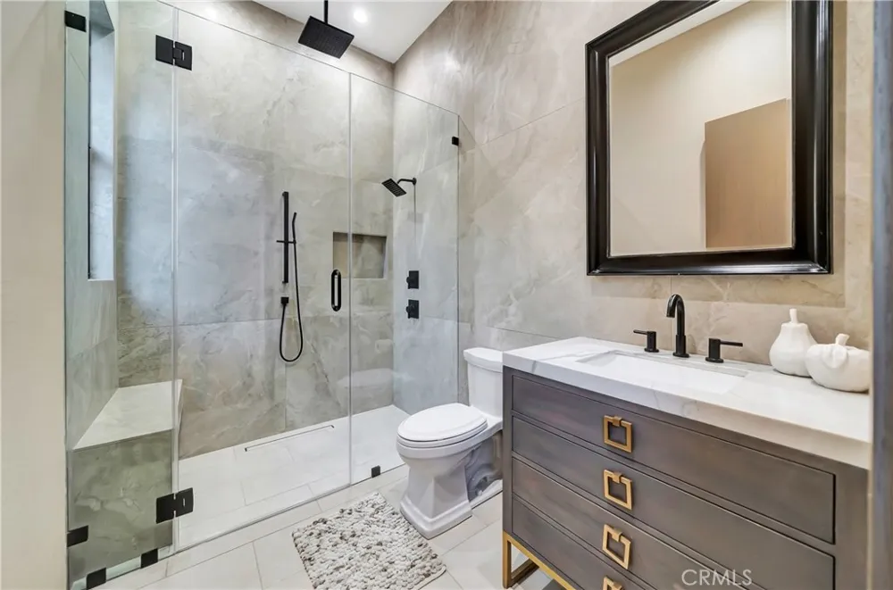 19225 Rosita Tarzana, CA 91356