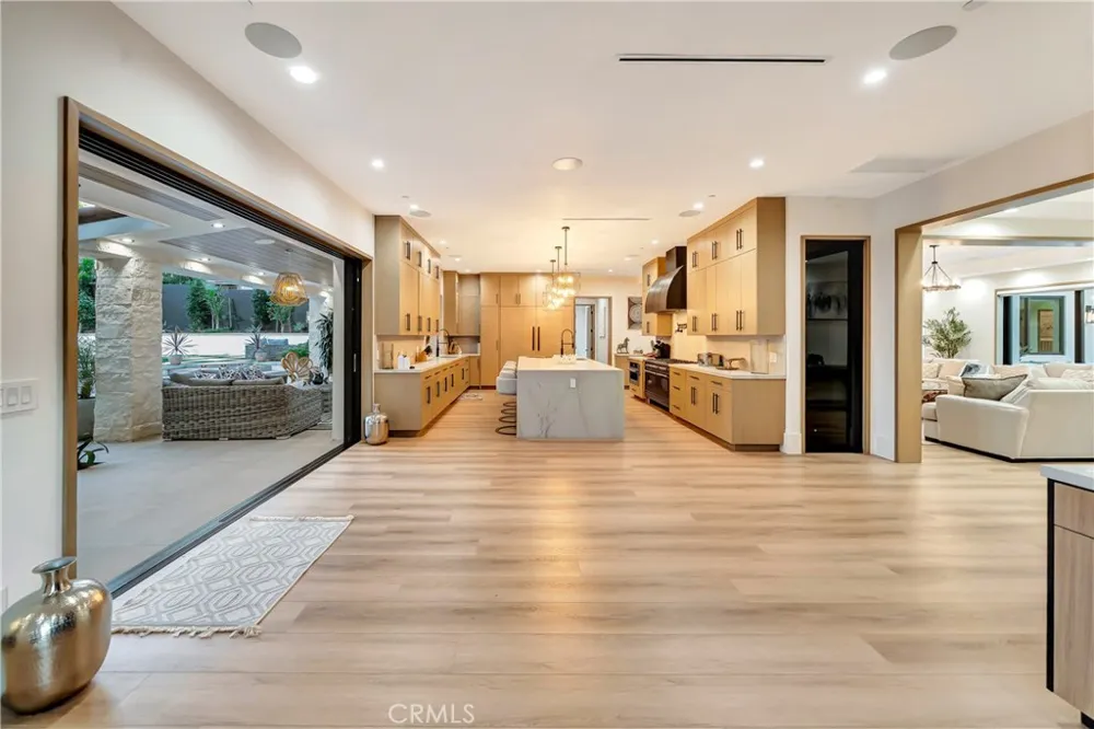 19225 Rosita Tarzana, CA 91356