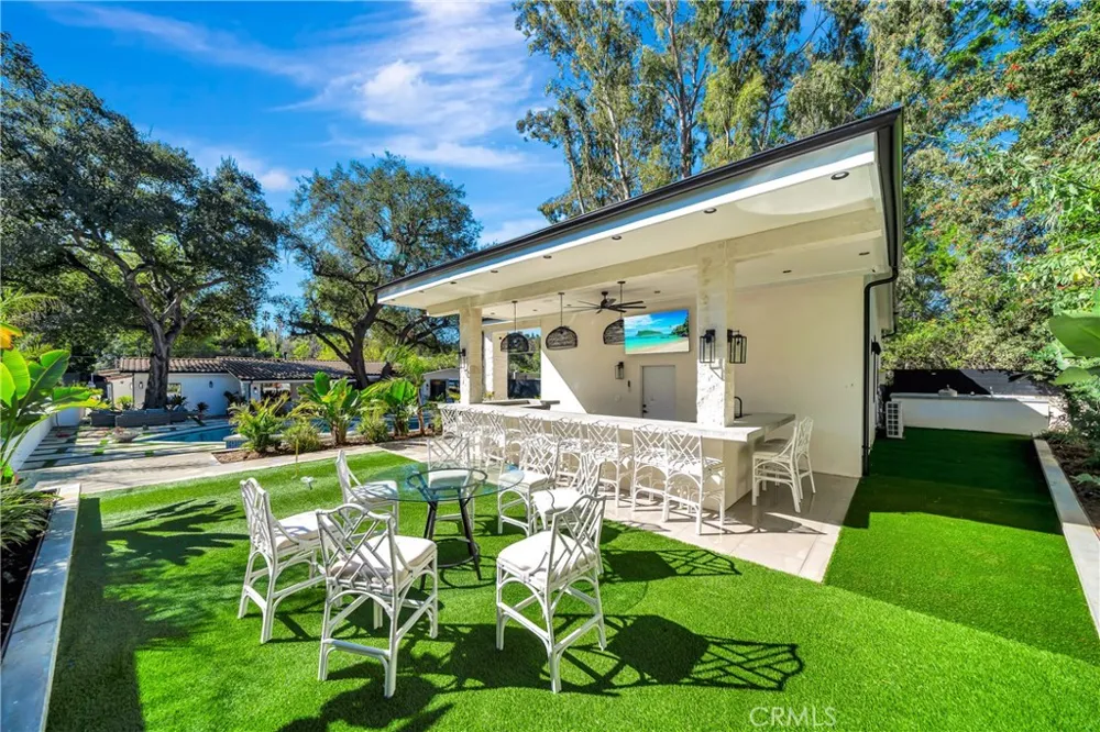 19225 Rosita Tarzana, CA 91356