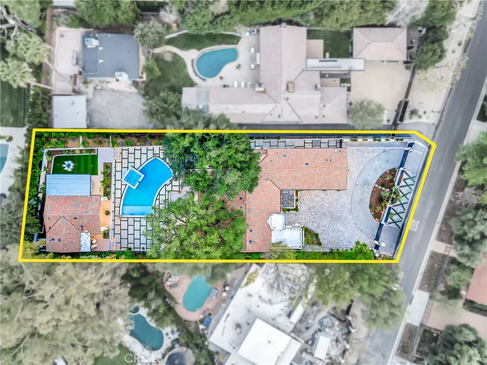 19225 Rosita Tarzana, CA 91356