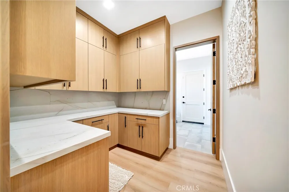19225 Rosita Tarzana, CA 91356