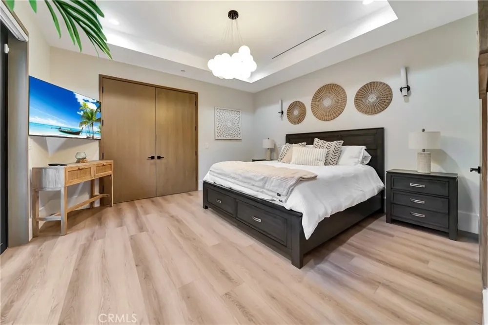 19225 Rosita Tarzana, CA 91356