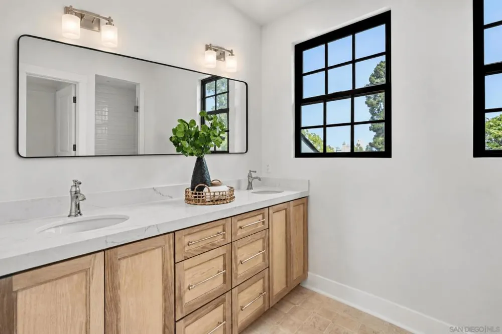 1312 3rd St Coronado, CA 92118