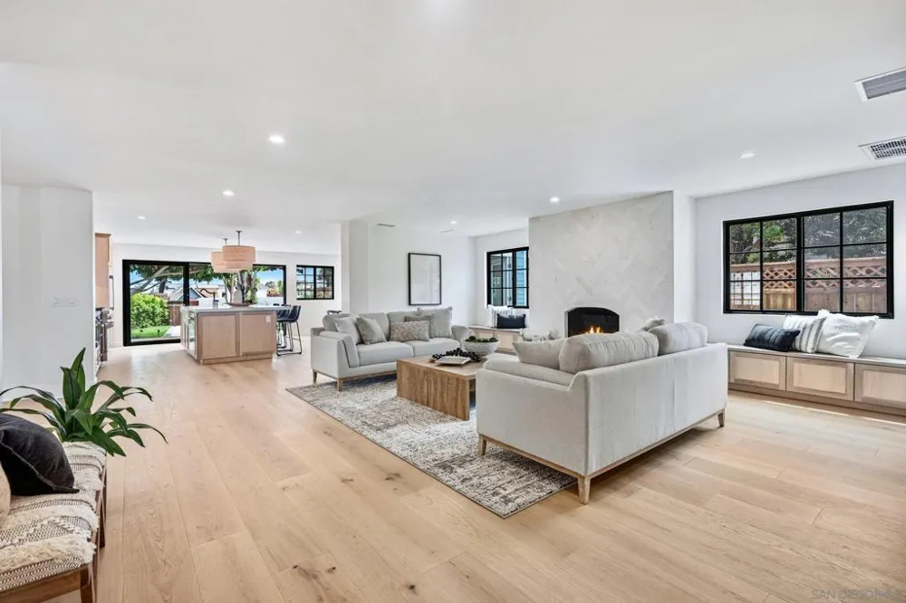 1312 3rd St Coronado, CA 92118