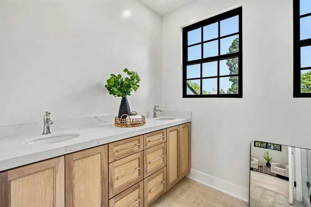 1312 3rd St Coronado, CA 92118