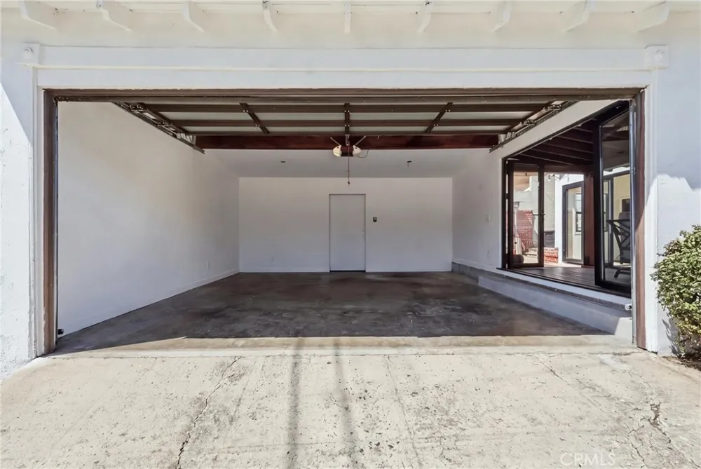 4400 W 59th Place Los Angeles, CA 90043
