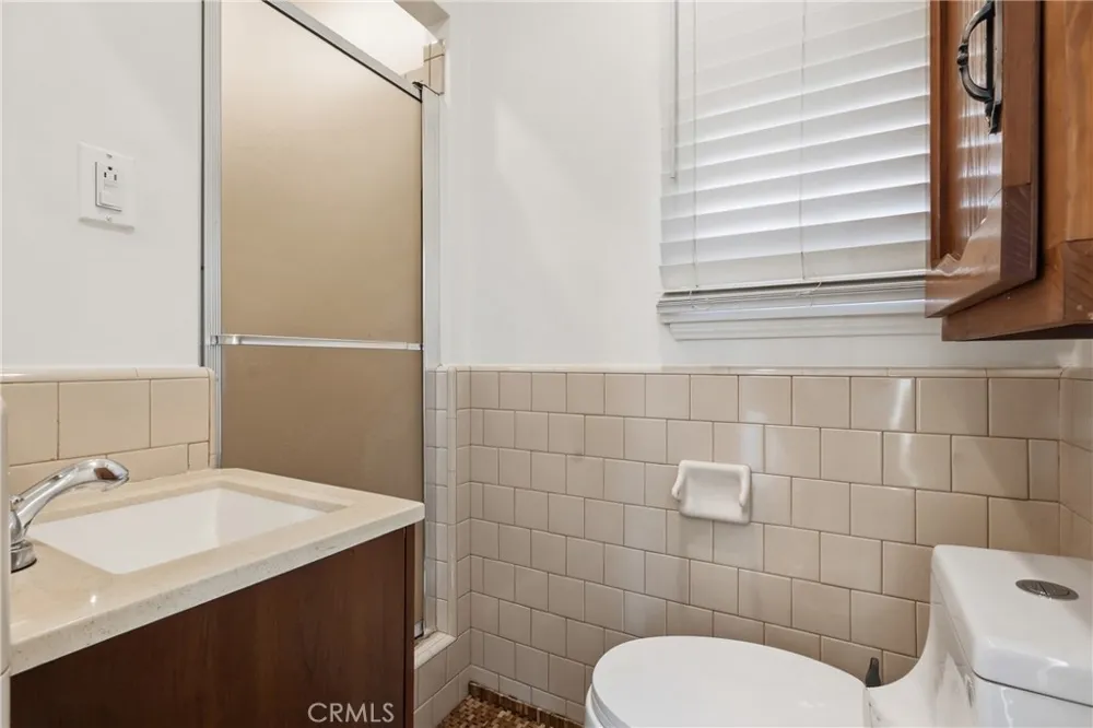 4400 W 59th Place Los Angeles, CA 90043
