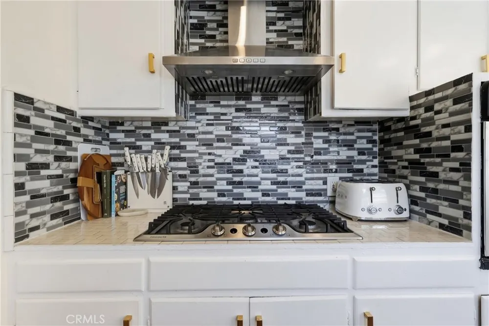 4400 W 59th Place Los Angeles, CA 90043
