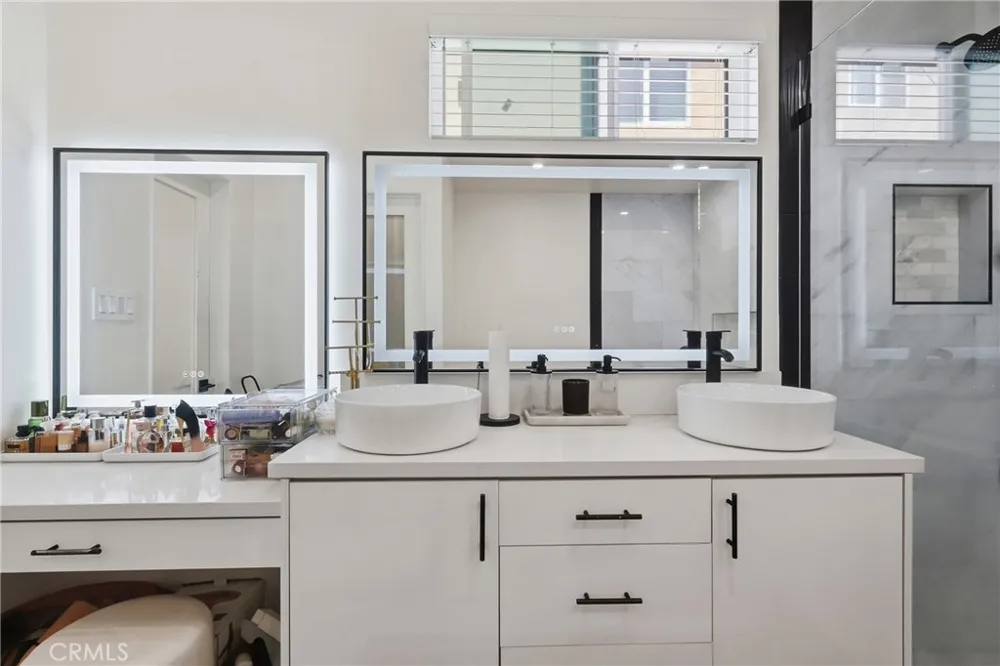 4400 W 59th Place Los Angeles, CA 90043