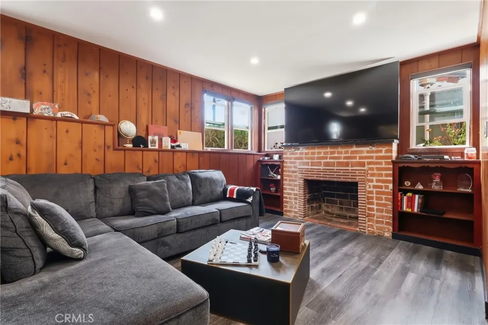 4400 W 59th Place Los Angeles, CA 90043