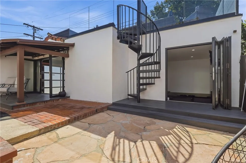 4400 W 59th Place Los Angeles, CA 90043