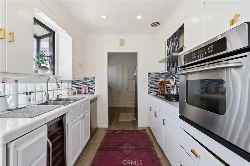 4400 W 59th Place Los Angeles, CA 90043