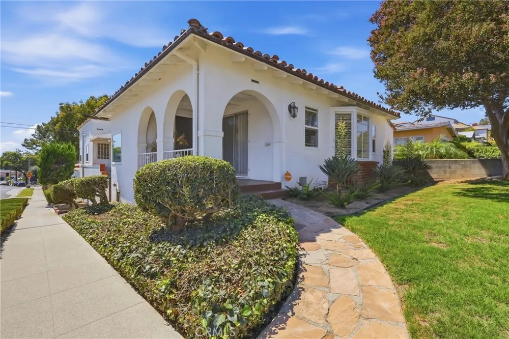 4400 W 59th Place Los Angeles, CA 90043