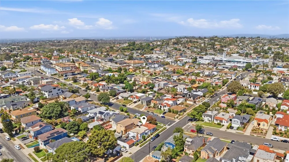 4400 W 59th Place Los Angeles, CA 90043