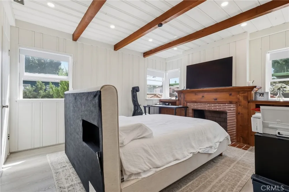 4400 W 59th Place Los Angeles, CA 90043