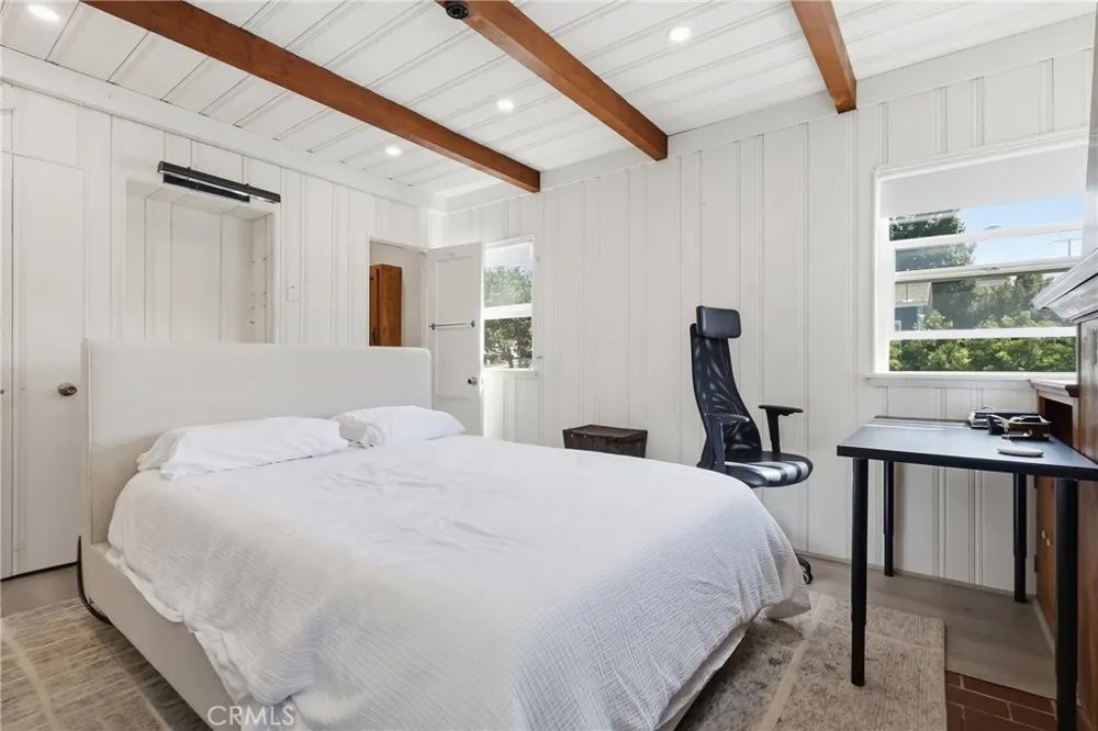 4400 W 59th Place Los Angeles, CA 90043