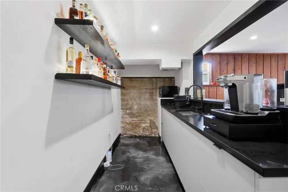4400 W 59th Place Los Angeles, CA 90043