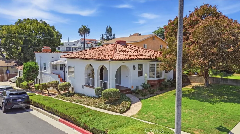 4400 W 59th Place Los Angeles, CA 90043