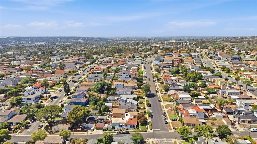 4400 W 59th Place Los Angeles, CA 90043