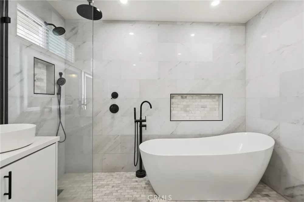 4400 W 59th Place Los Angeles, CA 90043