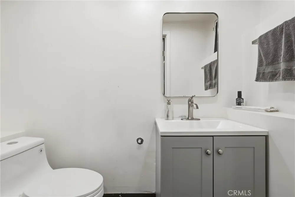 4400 W 59th Place Los Angeles, CA 90043