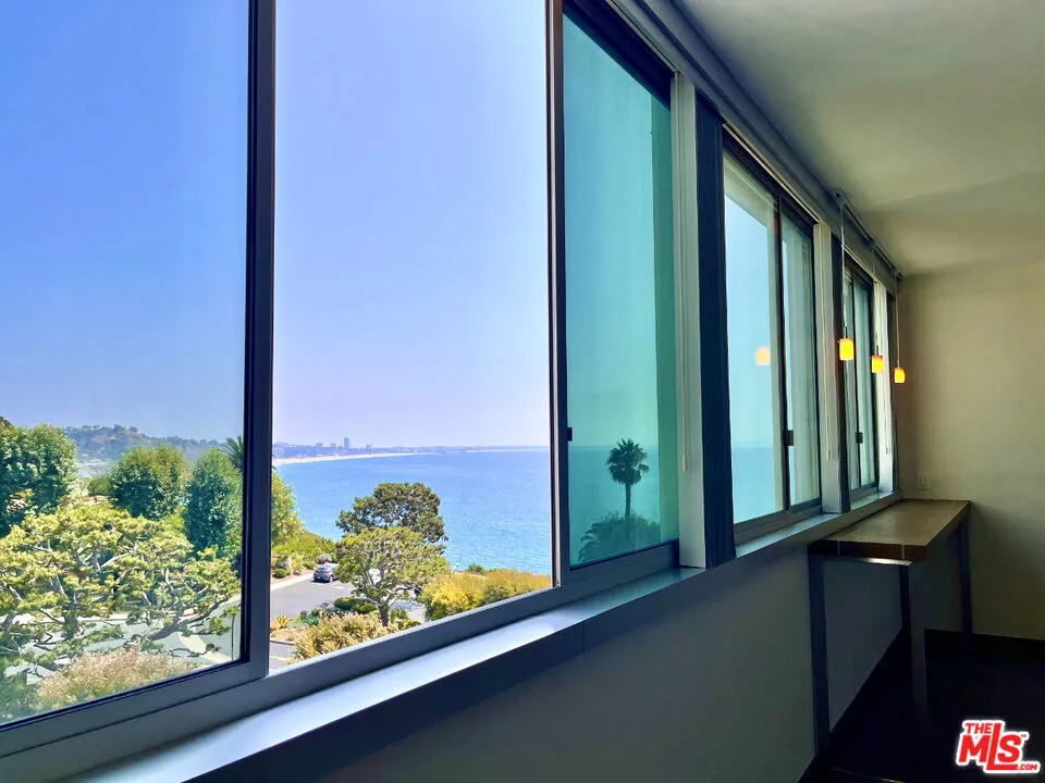 17350 W Sunset Boulevard #602 Los Angeles, CA 90272