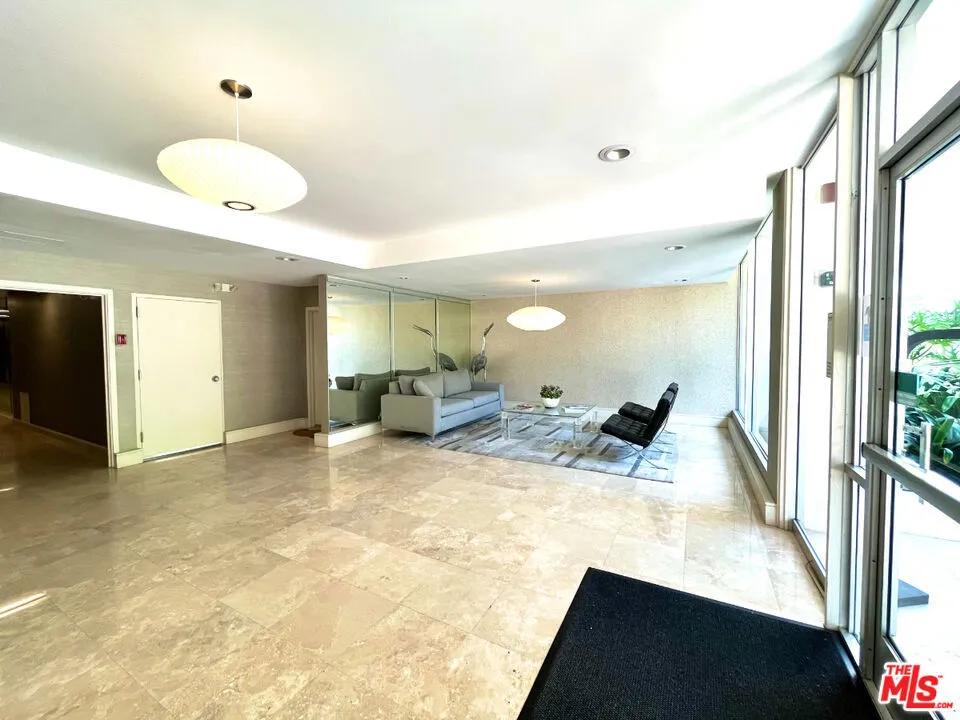 17350 W Sunset Boulevard #602 Los Angeles, CA 90272