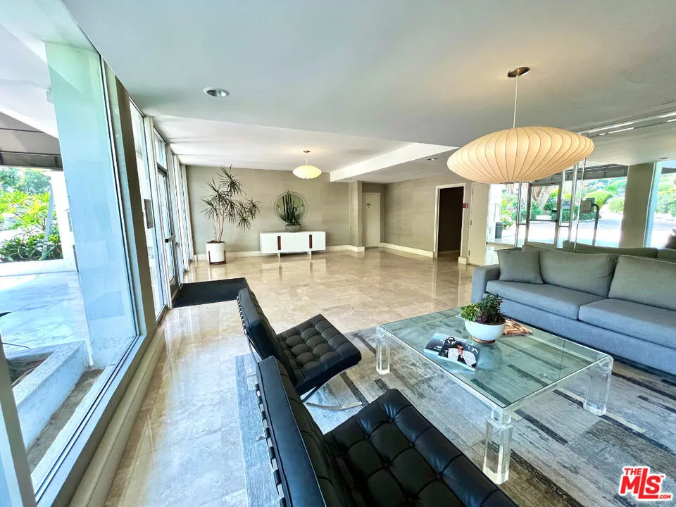17350 W Sunset Boulevard #602 Los Angeles, CA 90272