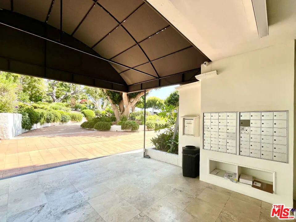 17350 W Sunset Boulevard #602 Los Angeles, CA 90272