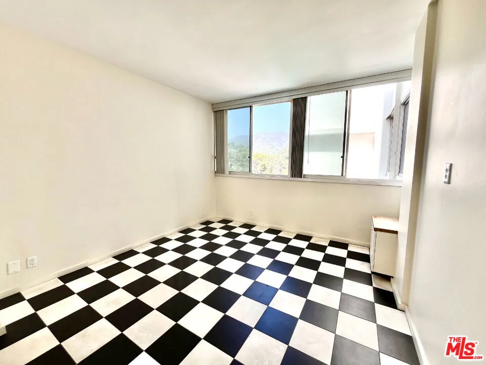 17350 W Sunset Boulevard #602 Los Angeles, CA 90272