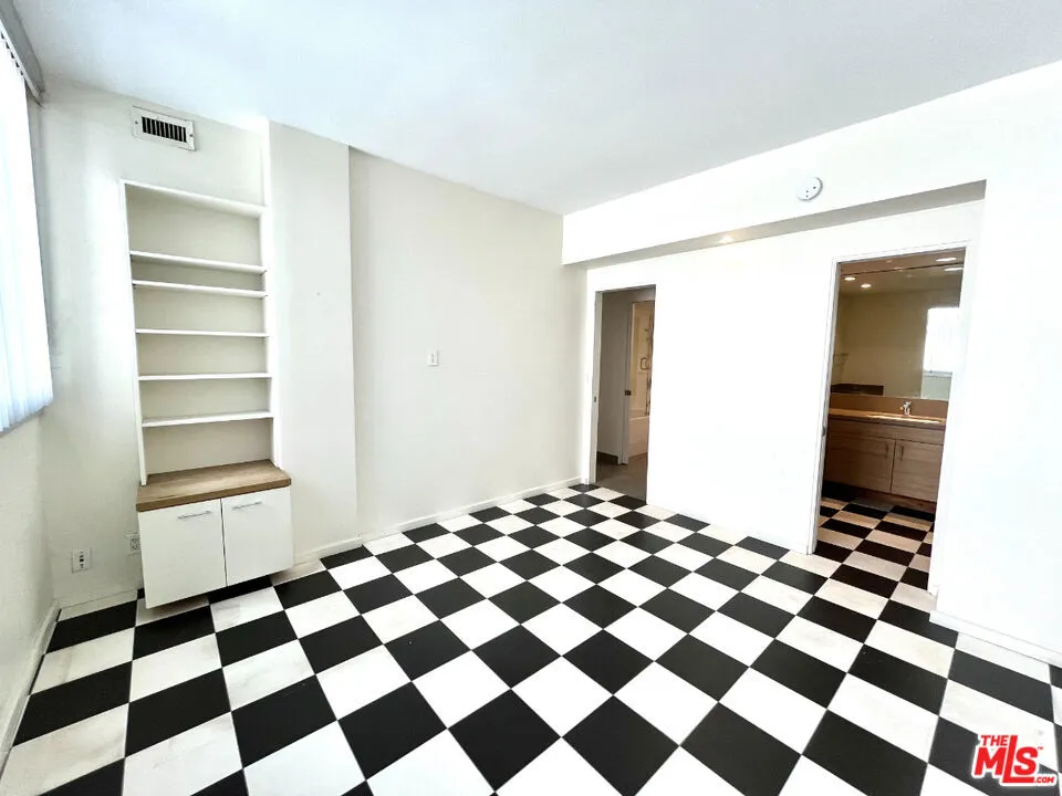 17350 W Sunset Boulevard #602 Los Angeles, CA 90272