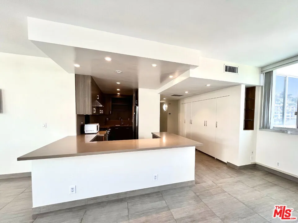 17350 W Sunset Boulevard #602 Los Angeles, CA 90272