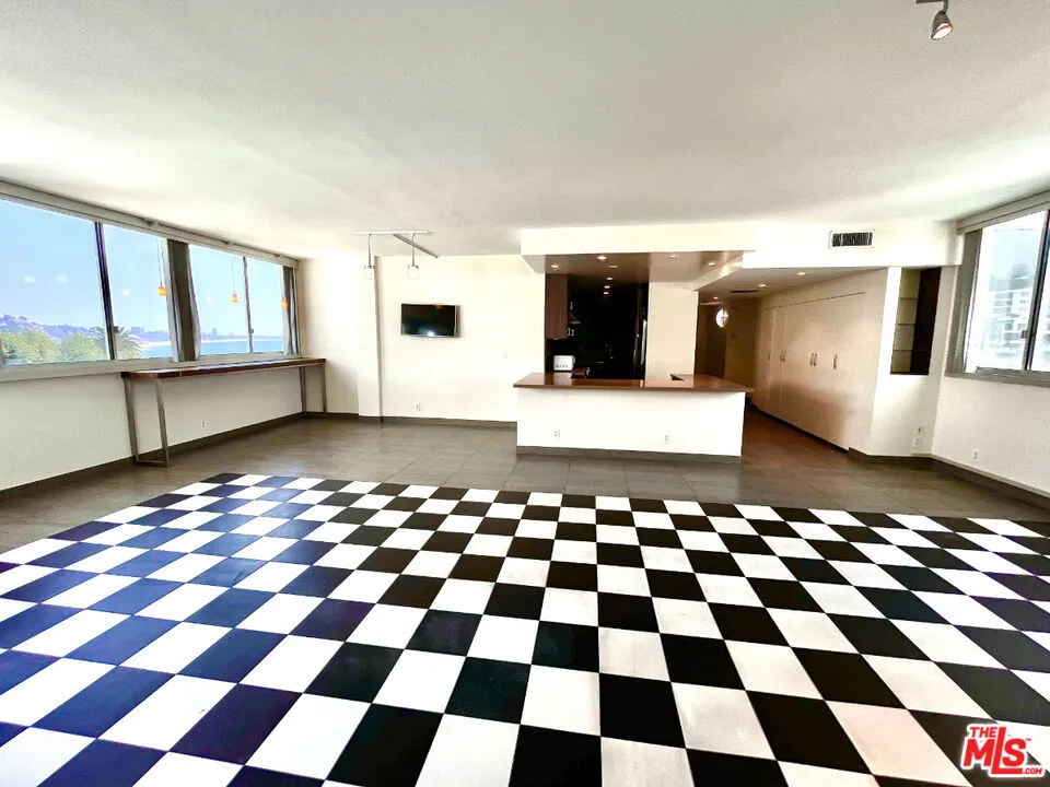 17350 W Sunset Boulevard #602 Los Angeles, CA 90272