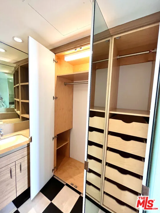 17350 W Sunset Boulevard #602 Los Angeles, CA 90272