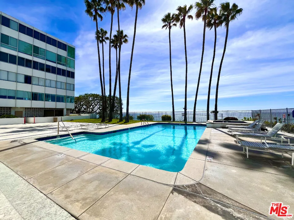 17350 W Sunset Boulevard #602 Los Angeles, CA 90272
