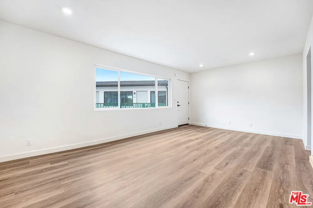 16185 W Sunset Blvd #10 Pacific Palisades, CA 90272