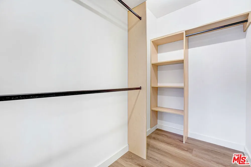 16185 W Sunset Blvd #10 Pacific Palisades, CA 90272