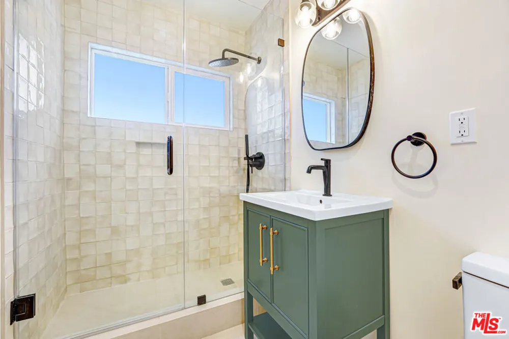 16185 W Sunset Blvd #10 Pacific Palisades, CA 90272