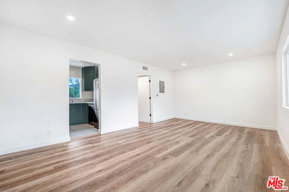 16185 W Sunset Blvd #10 Pacific Palisades, CA 90272