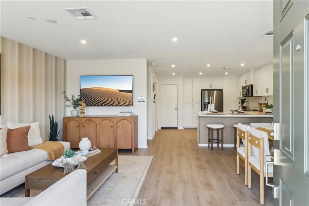 6382 Moonfire Lane #4 Fontana, CA 92336