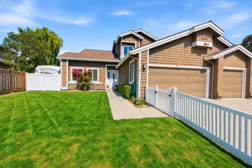 26 La Crosse Drive Morgan Hill, CA 95037