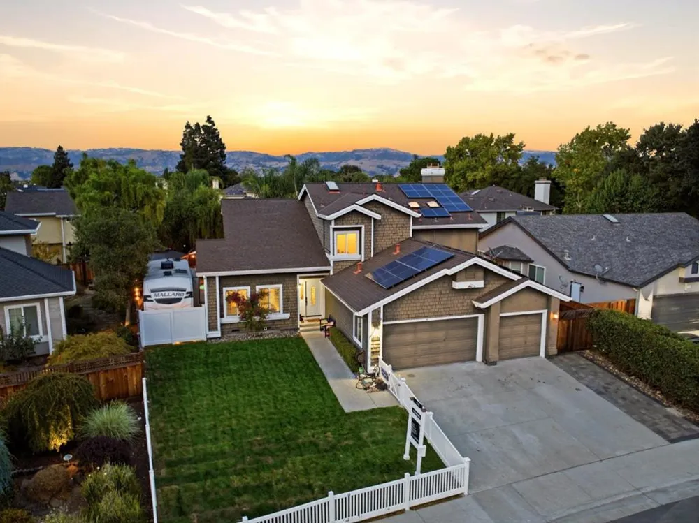26 La Crosse Drive Morgan Hill, CA 95037