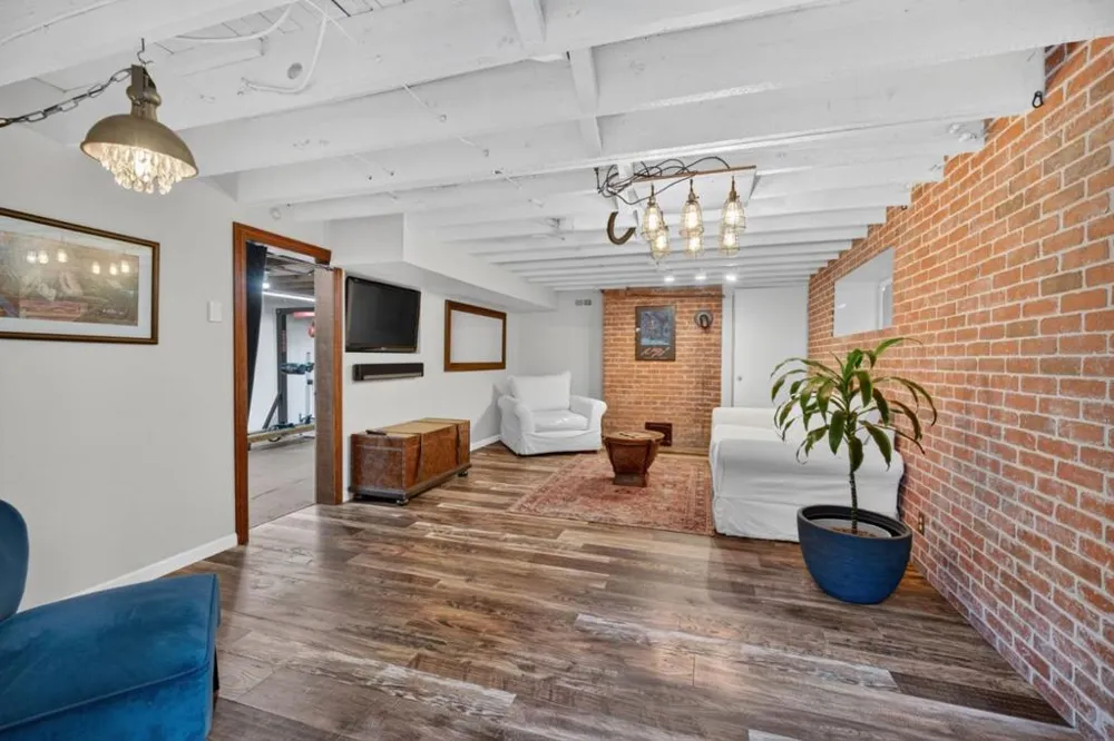 1061 Fremont Street Santa Clara, CA 95050