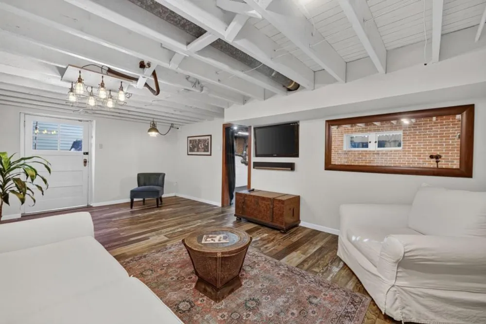 1061 Fremont Street Santa Clara, CA 95050