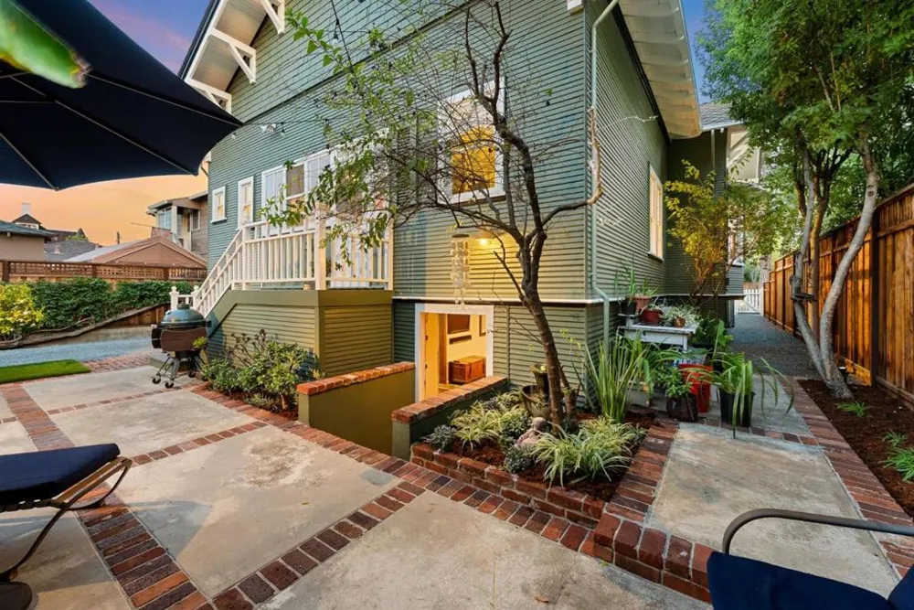 1061 Fremont Street Santa Clara, CA 95050