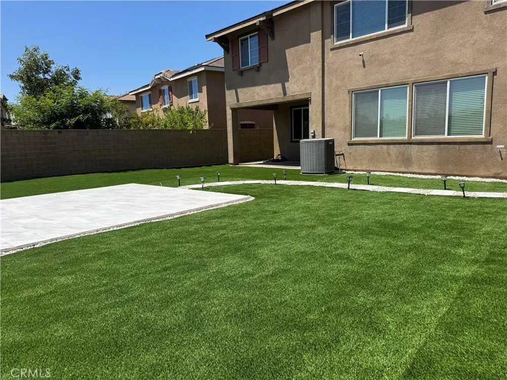 8011 Sea Salt Avenue Fontana, CA 92336